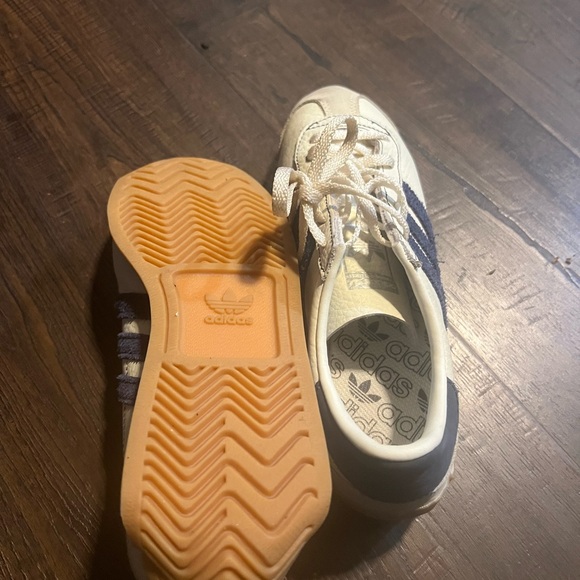 Adidas Cream and Navy Sneakers - Picture 2 of 2